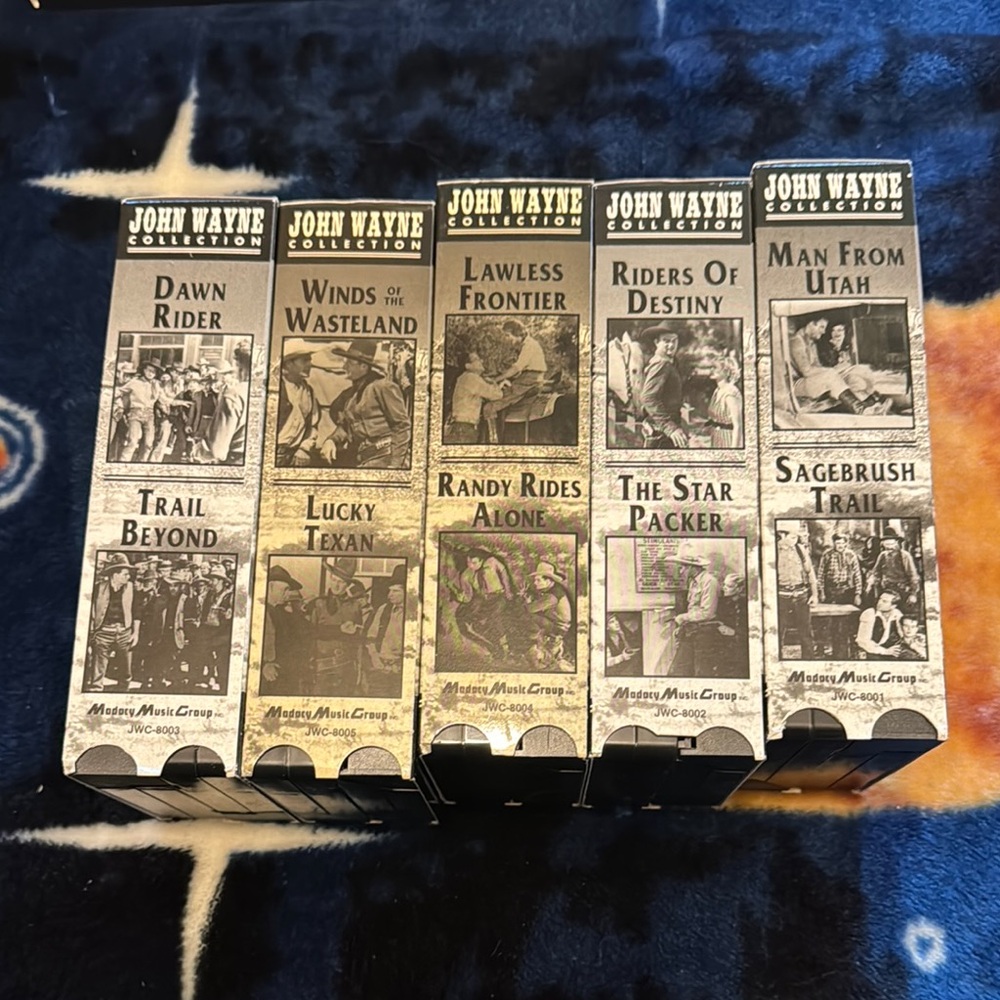 John Wayne VHS Collection Box Set - Picture 3 of 4